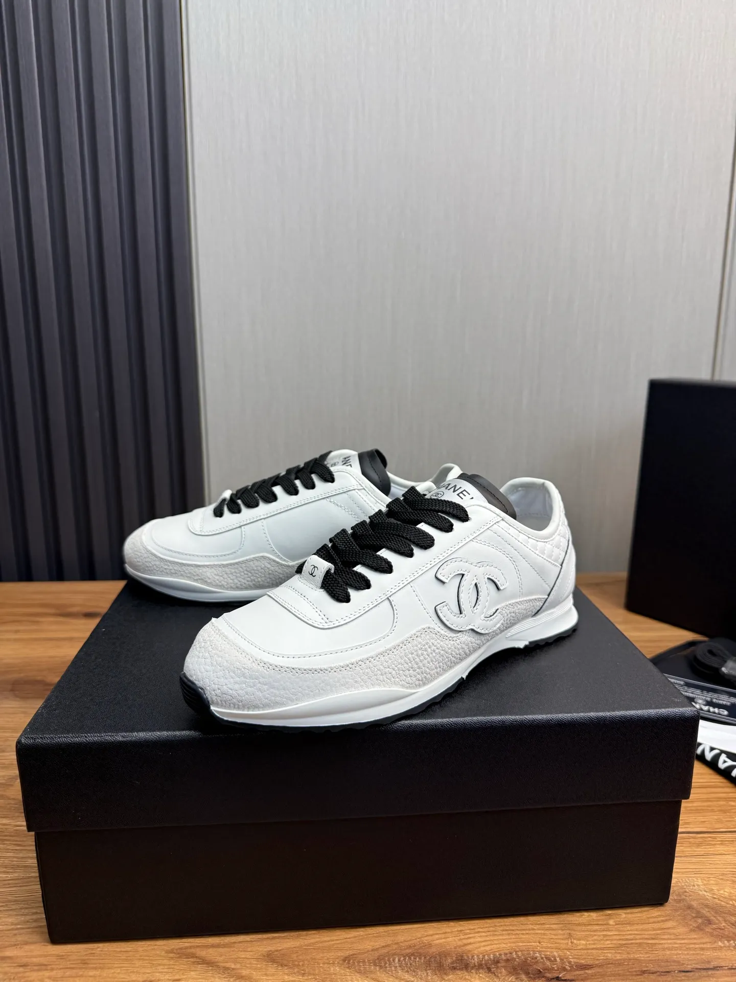Men's men's shoes 💰600💰 Chanel Chanel 25A latest couple's white shoes casual sports shoes skate shoes 🩷💚 original purchase and development production Xiaoxiang C Home counter another super hot model, loved by Internet celebrity bloggers and ladies, various praises on social platforms, super popular and high quality 😍😍 latest material classic black and white color matching The upper foot is full of fashion 🎊🎊 ▪️Material: Original customized imported cowhide material ▪️Inner lining: Customized mesh ▪️Sole: Original open-molded TPU non-slip outsole ▪️Size: 35-44